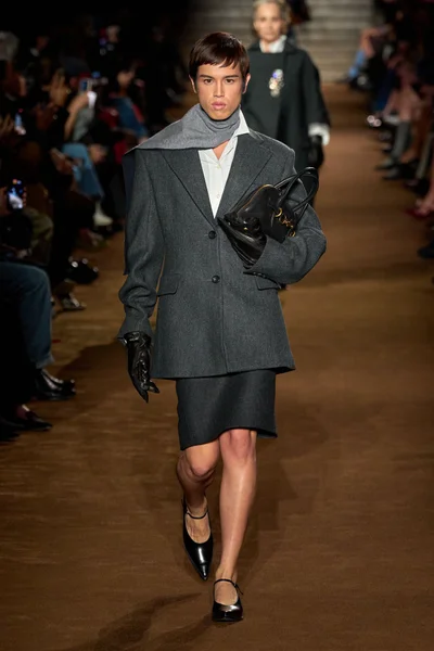 Look 24